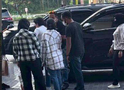 Artis Nikita Mirzani dikabarkan ditangkap Polresta Serang Kota, Kamis (21/7/2022). (instagram.com/ramdanalamsyah.id)