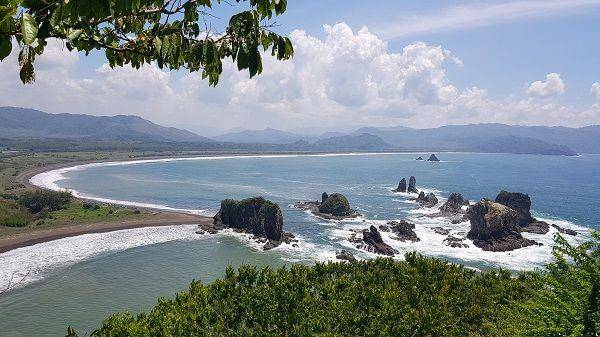 Teluk Love (google.com/maps/indrasusandi)