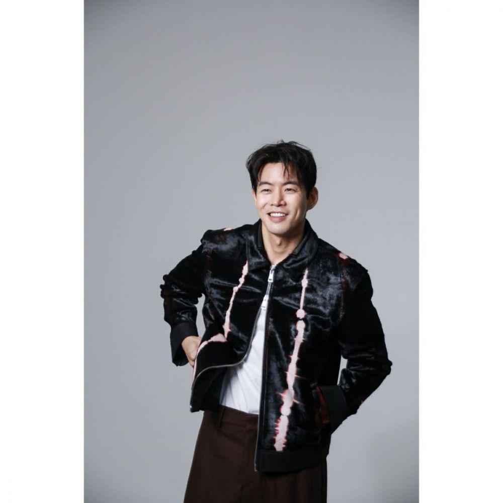 Lee Sang Yoon (instagram.com/jwidecompany)
