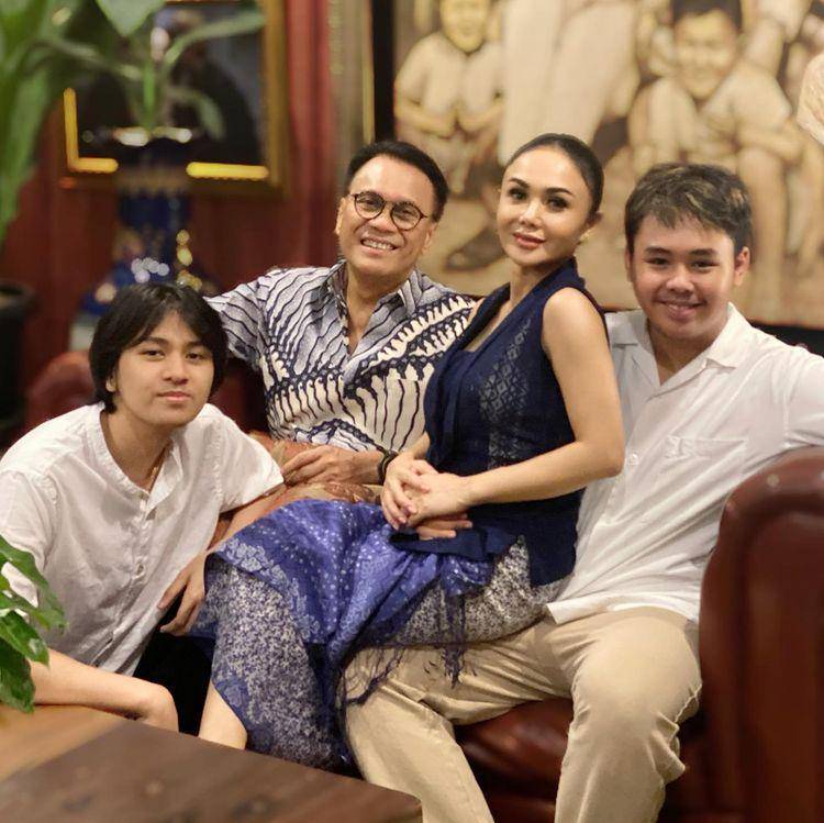 potret Henry Siahaan, Yuni Shara dan dua anaknya (instagram.com/yunishara36)