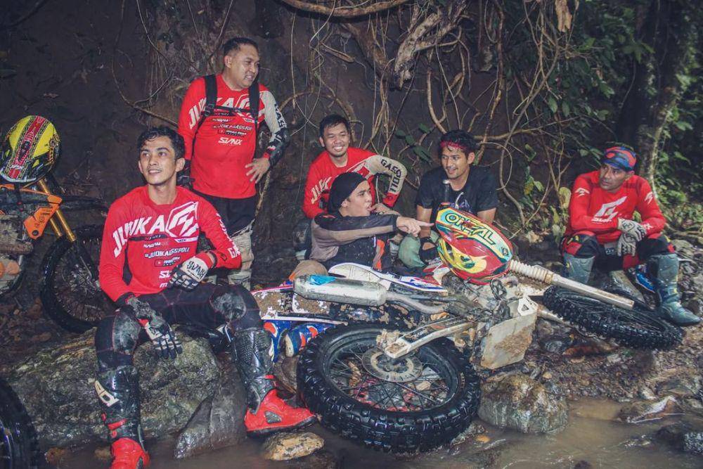 Judika dan Billy Syahputra main motor trail. (instagram.com/jud1ka)