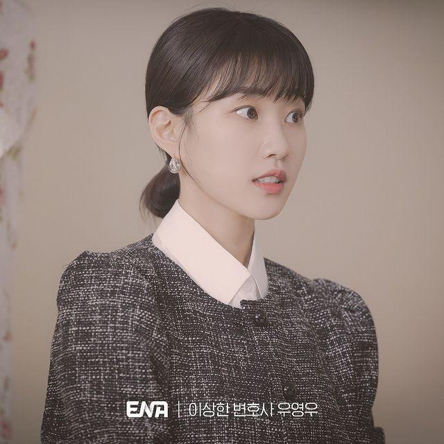 Ha Yoon Kyung di drama Extraordinary Attorney Woo (instagram.com/channel.ena.d)