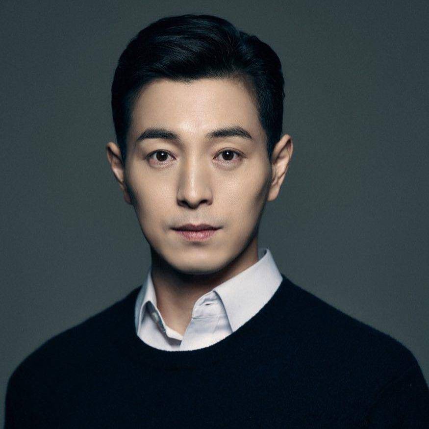 Jung Sung Il (instagram.com/ygmicael)
