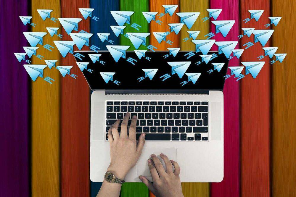 ilustrasi telegram di komputer (pixabay.com/geralt)