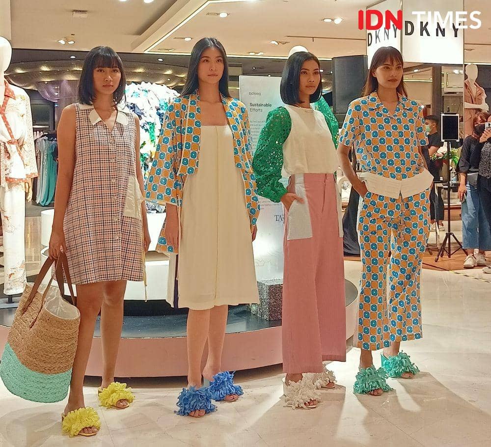 11 Ide Outfit Santai dari Koleksi everyday, Bikin Penampilan Awet Muda