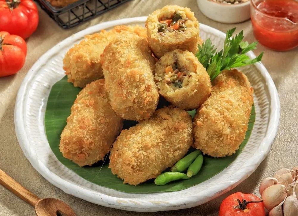 10 Kreasi Camilan Berbalut Tepung Roti yang Renyah dan Krispi