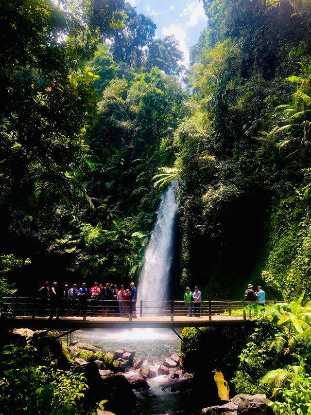 Situ Gunung, Sukabumi (unsplash.com/Ruben Sukatendel)