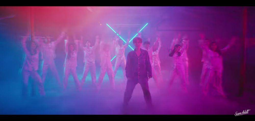 potret cuplikan MV Late Night Feels (dok. YouTube/Sam Feldt)