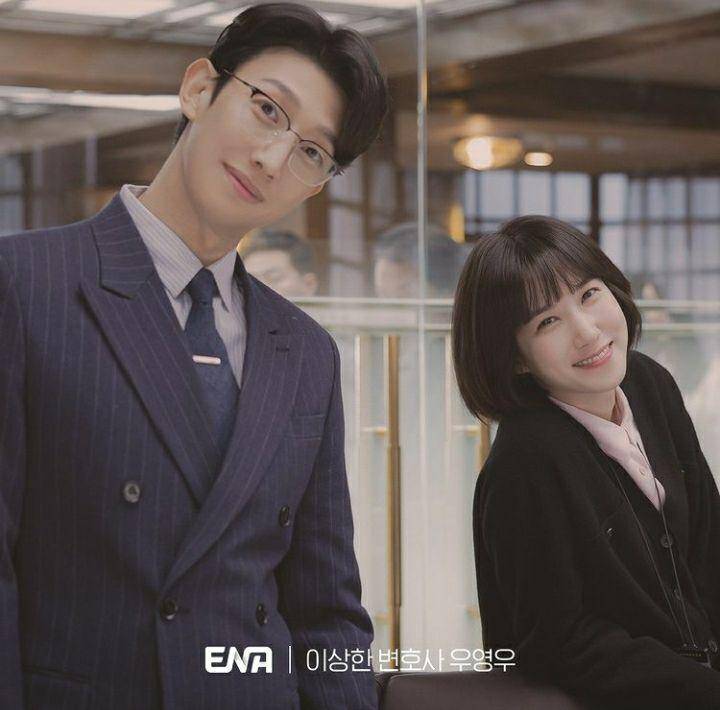 potret Kang Ki Young dan Park Eun Bin saat syuting Extraordinary Attorney Woo (instagram.com/channel.ena.d)