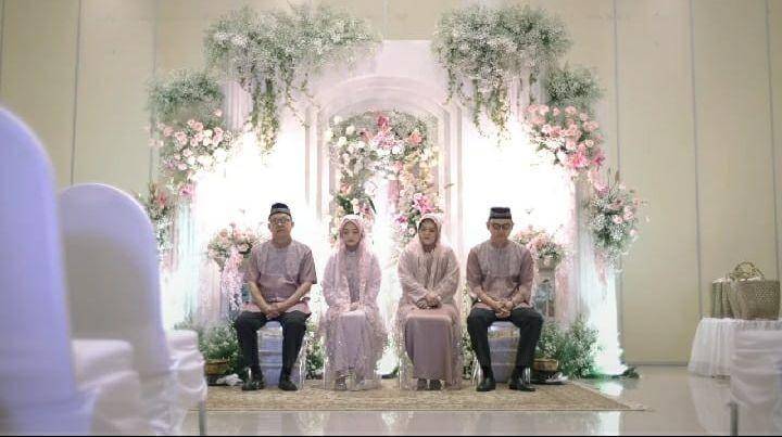 Pengajian dan siraman Alca Octaviani, calon istri Bintang Emon. (Imagenic via Instagram.com/alcaoctvn)