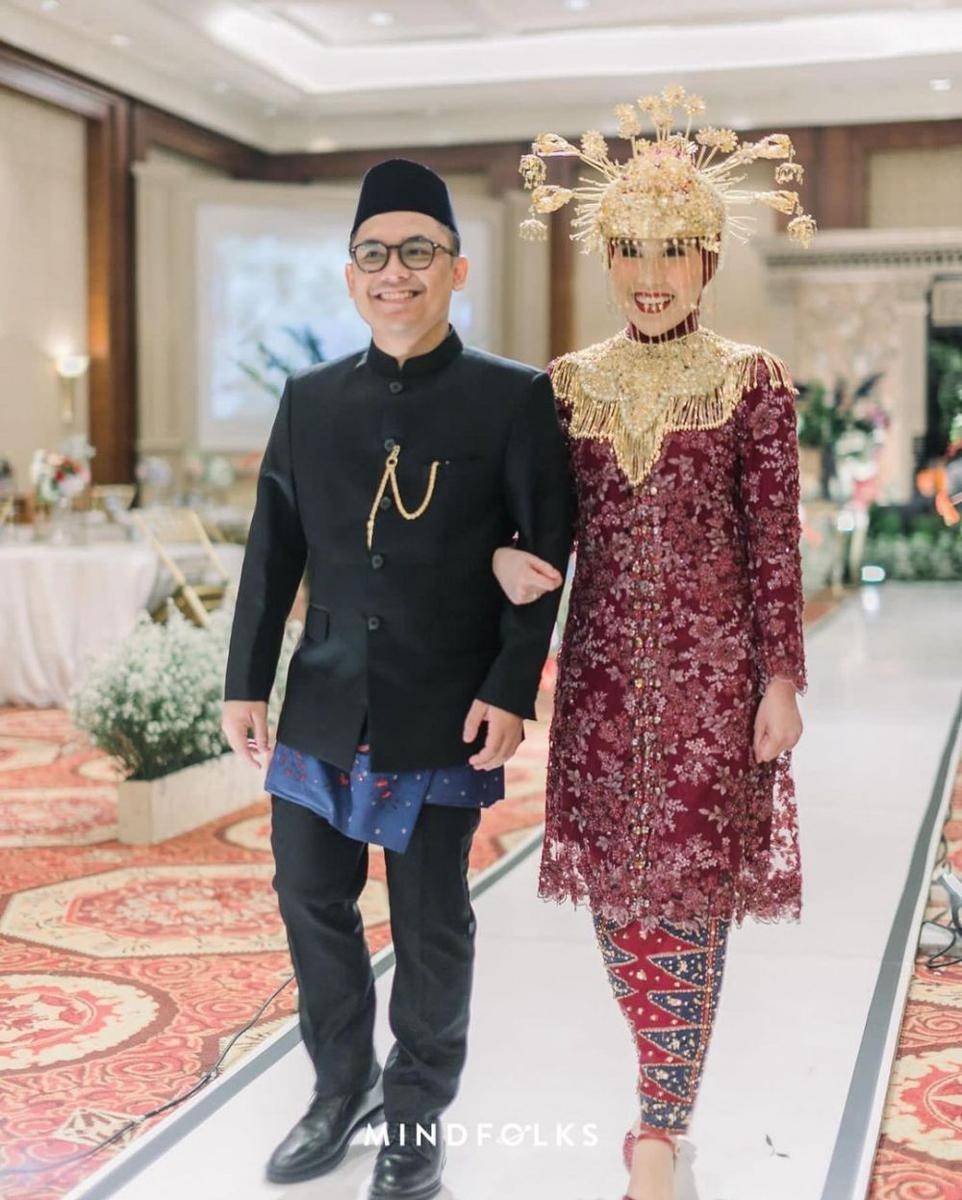 inspirasi kebaya ala Lace by ARTKEA (instagram.com/lacebyartkea)
