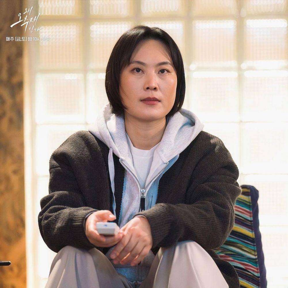 potret di balik layar drama Korea Why Her? (instagram.com/sbsdrama.official)