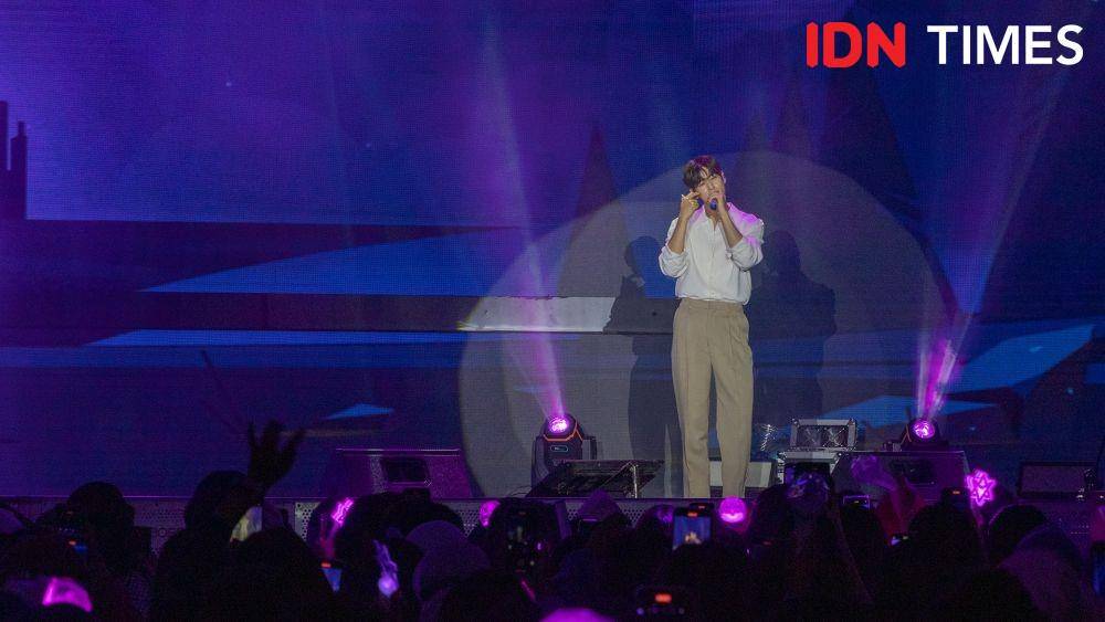 Cha Eun woo di Fan Meeting 2022 Just One 10 Minute [Starry Caravan] di Tenis Indoor Senayan, Jakarta, pada Sabtu (23/7/2022). (IDN Times/Alya Dwi Achyarini)