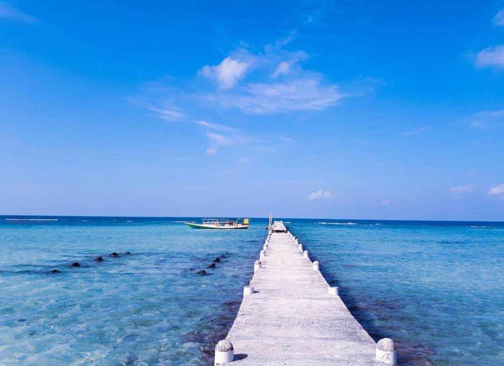 Pulau Biawak, salah satu destinasi wisata yang ada di Indramayu (instagram.com/dikadityap)