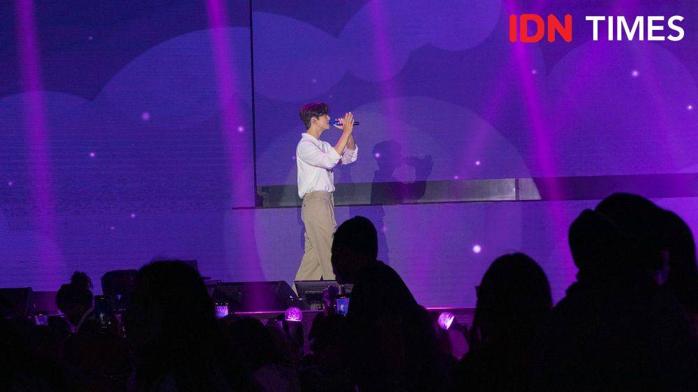 Cha Eun woo di Fan Meeting 2022 Just One 10 Minute [Starry Caravan] di Tenis Indoor Senayan, Jakarta, pada Sabtu (23/7/2022). (IDN Times/Alya Dwi Achyarini)