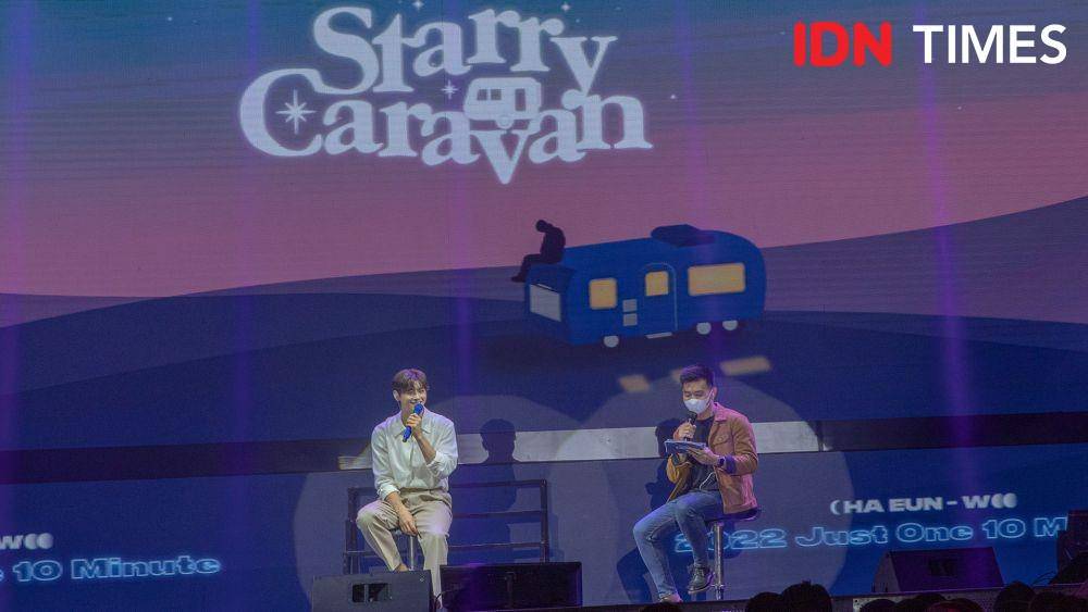 Cha Eun woo di Fan Meeting 2022 Just One 10 Minute [Starry Caravan] di Tenis Indoor Senayan, Jakarta, pada Sabtu (23/7/2022). (IDN Times/Alya Dwi Achyarini)