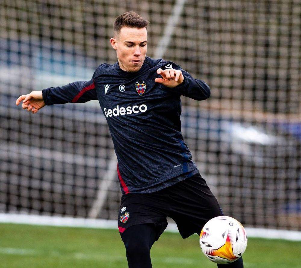 Carlos Clerc ketika berlatih bersama Levante. (instagram.com/carlosclerc)