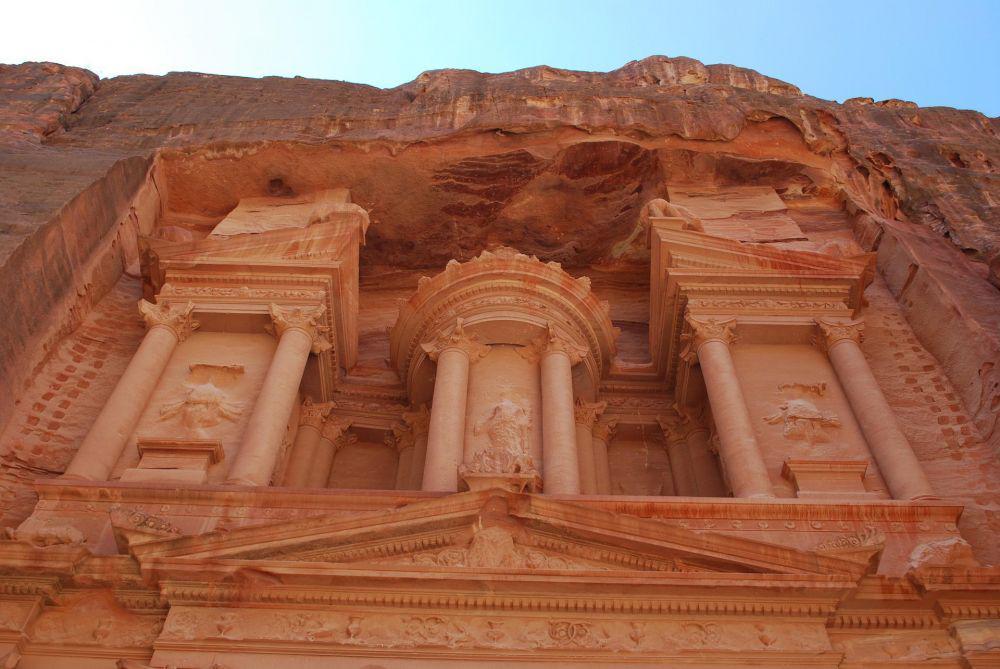 10 Fakta Petra, Peninggalan Paling Bersejarah di Yordania