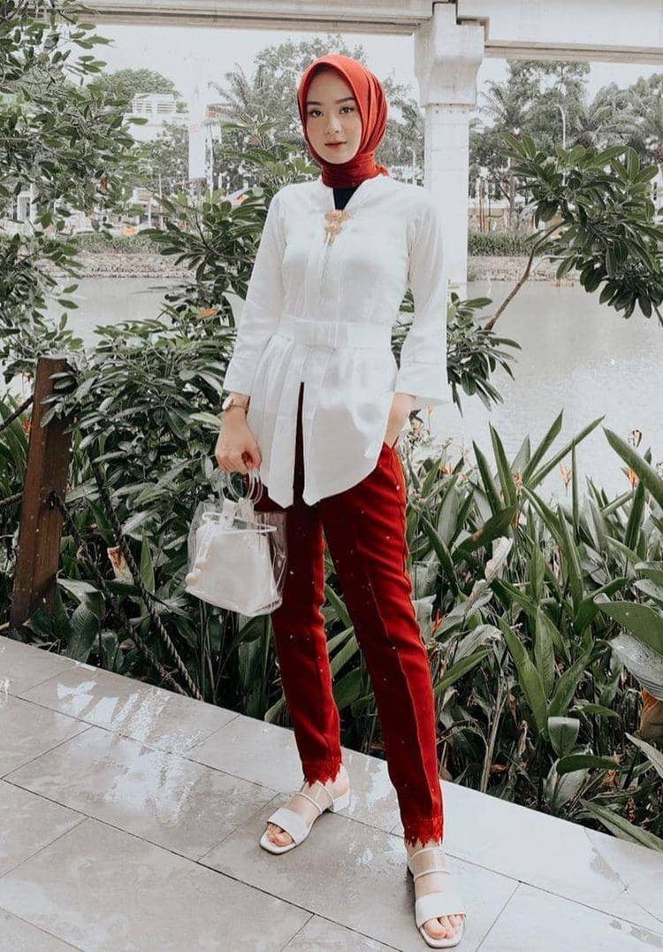 kebaya two tones (instagram.com/dsyrhy)