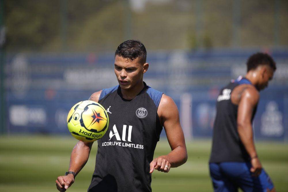 Thiago Silva (twitter.com/tsilva3)