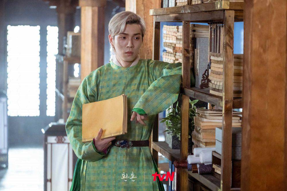 Yoo In Soo di Alchemy of Souls (program.tving.com)