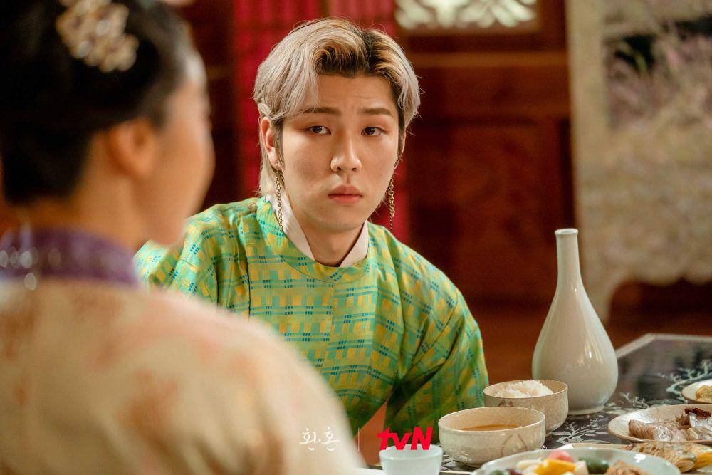 Yoo In Soo di Alchemy of Souls (program.tving.com)
