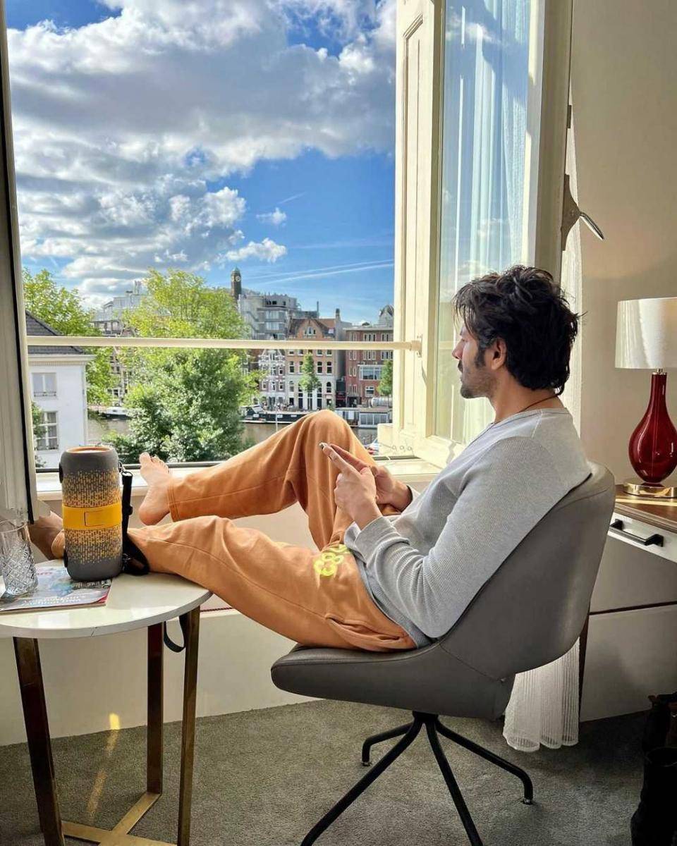 liburan Kartik Aaryan (instagram.com/kartikaaryan)