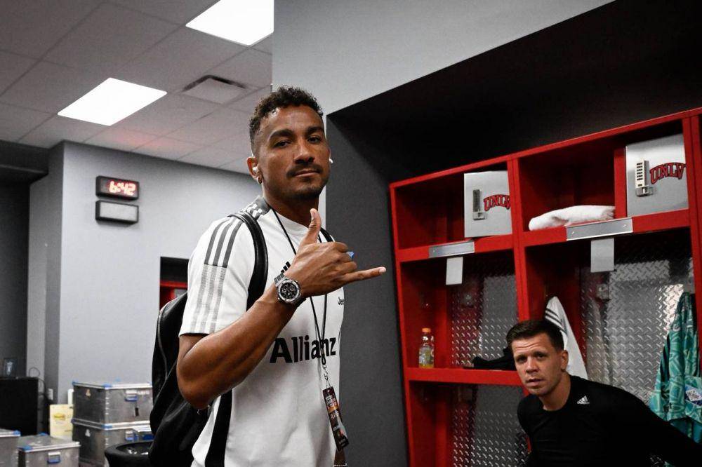 Danilo (twitter.com/juventusfces)