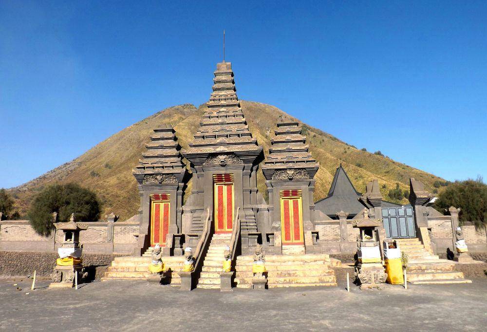 Pura Hindu Luhur Poten (pixabay.com/astama81)