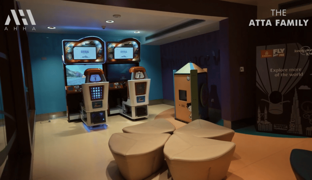 momen Ameena main di bandara Dubai bareng Atta (youtube.com/attahalilintar)