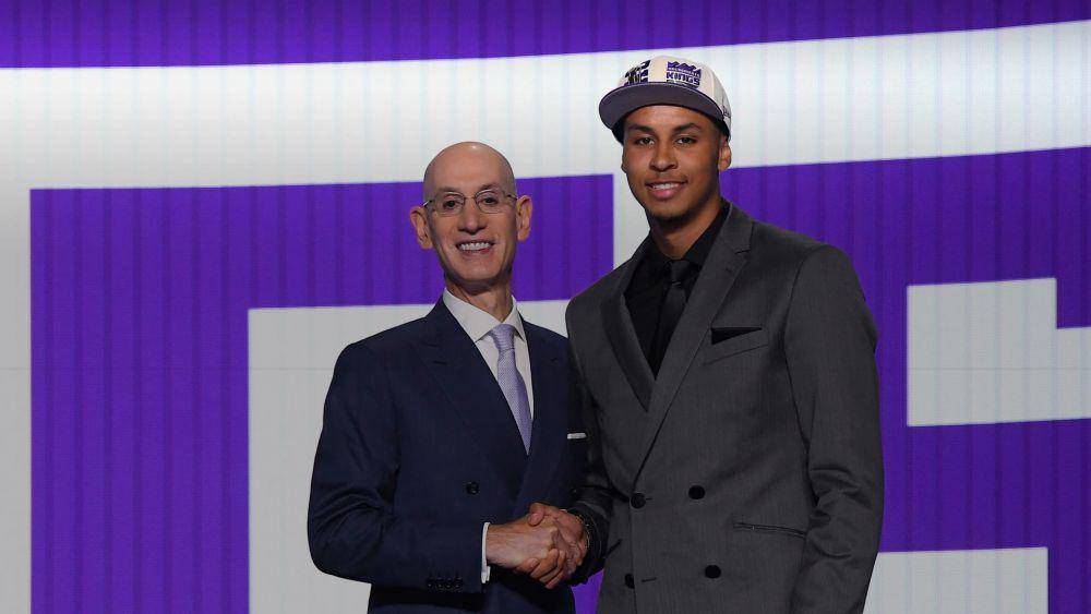 Adam Silver dan Keegan Murray (nba.com/kings)
