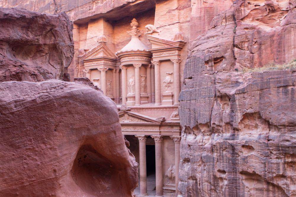 Petra (pixabay.com/Squirrel_photos)
