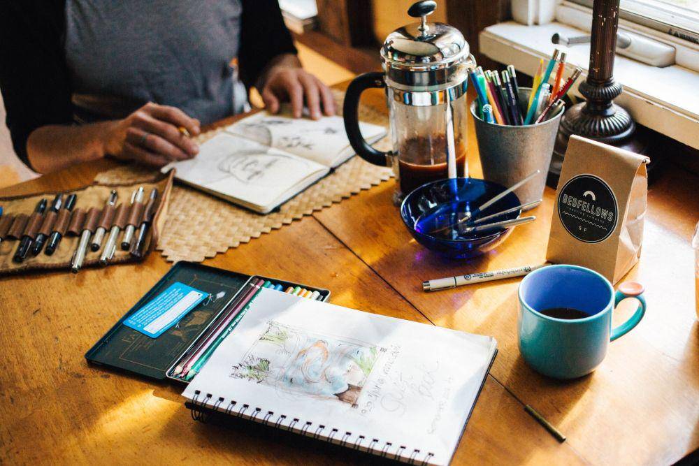 Ilustrasi melakukan kegiatan yang disukai (unsplash.com/Rachael Gorjestani)