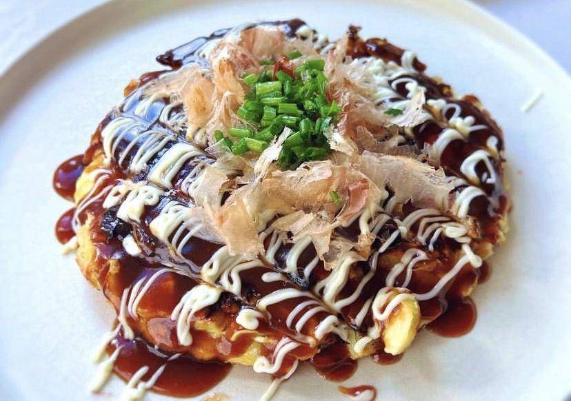 ilustrasi okonomiyaki (instagram.com/swiss_daily_kotoba)