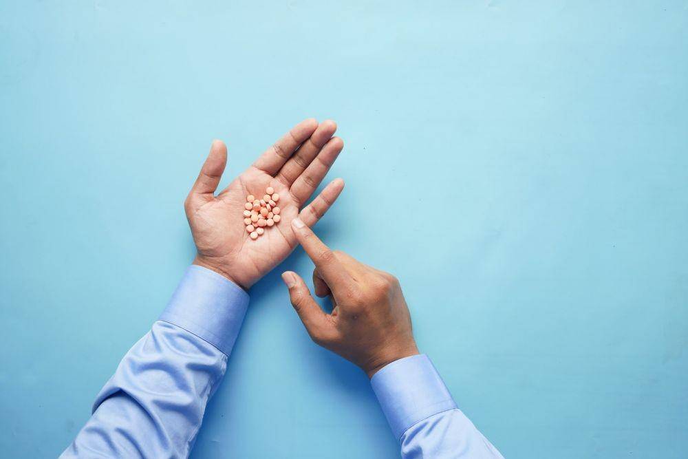 ilustrasi obat sakit tenggorokan (unsplash.com/Towfiqu barbhuiya)