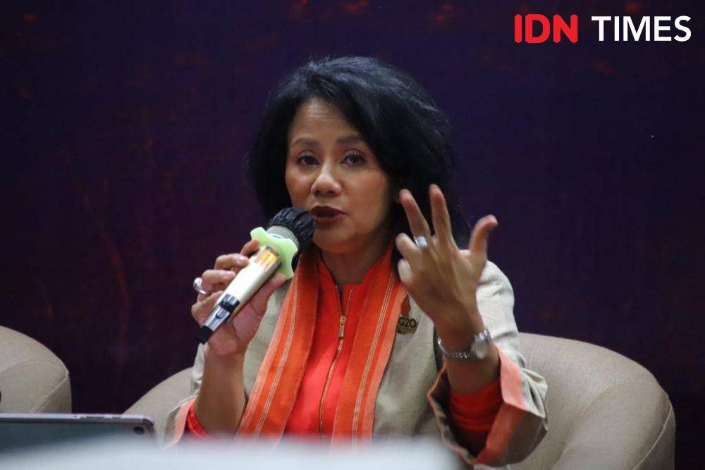 Gelaran W20 dilakukan di Danau Toba, Sumatra Utara, yang diketuai Hadriani Uli Silalahi (56). (IDN Times/Masdalena Napitupulu)