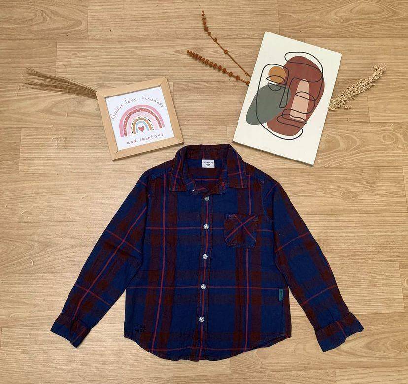 Baju thrift usia 3-4 tahun. (Instagram/zaviere.thrift)