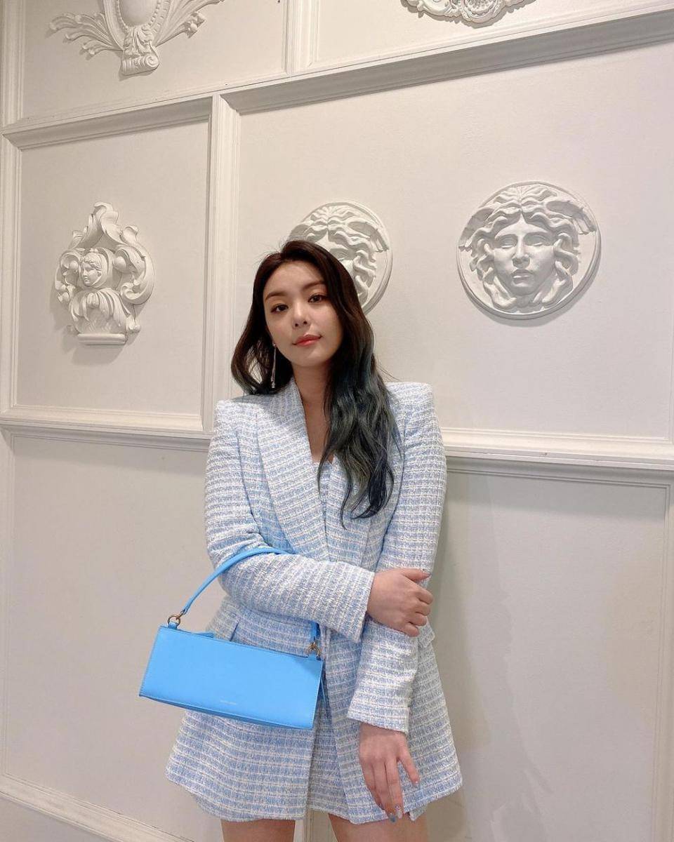 Ailee (instagram.com/aileeonline)