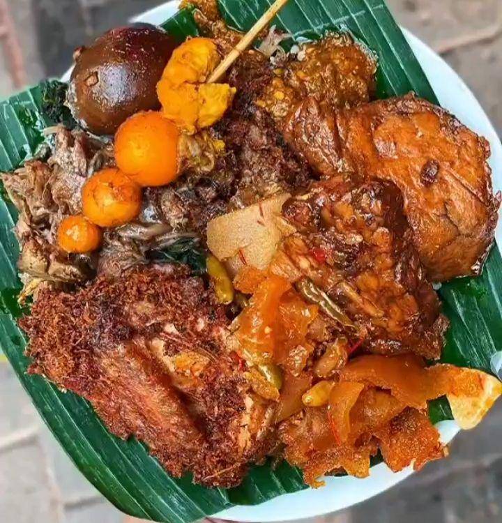 Nasi gudeg Jogja Bu Ijah (instagram.com/kulinerpedia.id)
