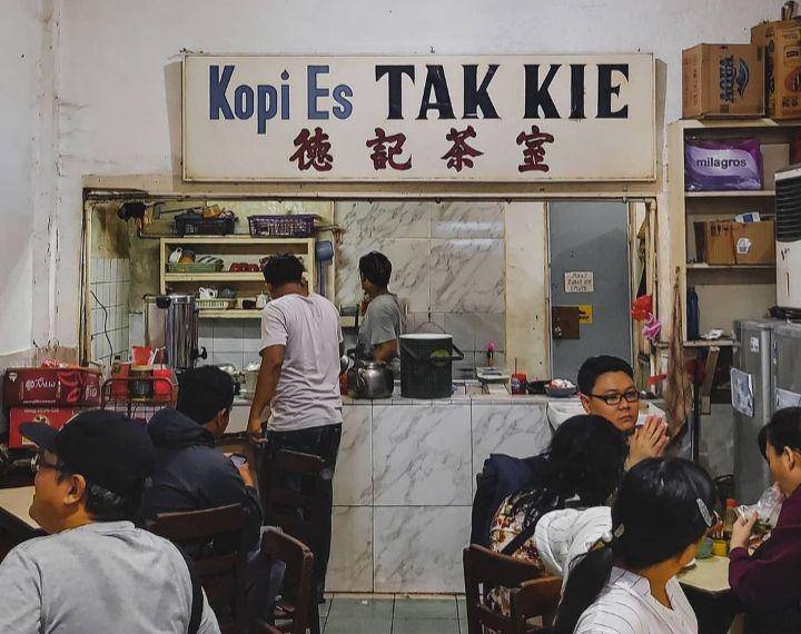 Kopi Es Tak Kie (instagram.com/saepulhdyt)