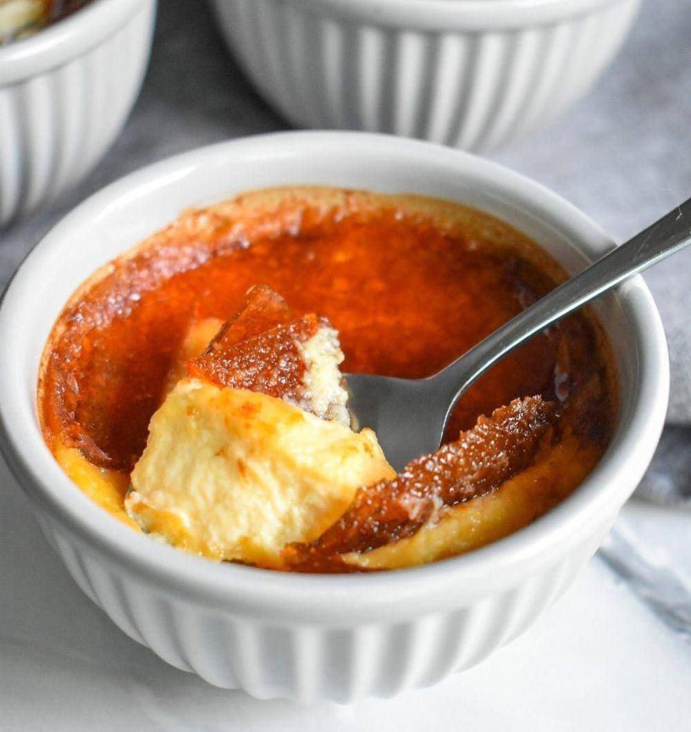 creme brûlée (instagram.com/tableforfivedubai)
