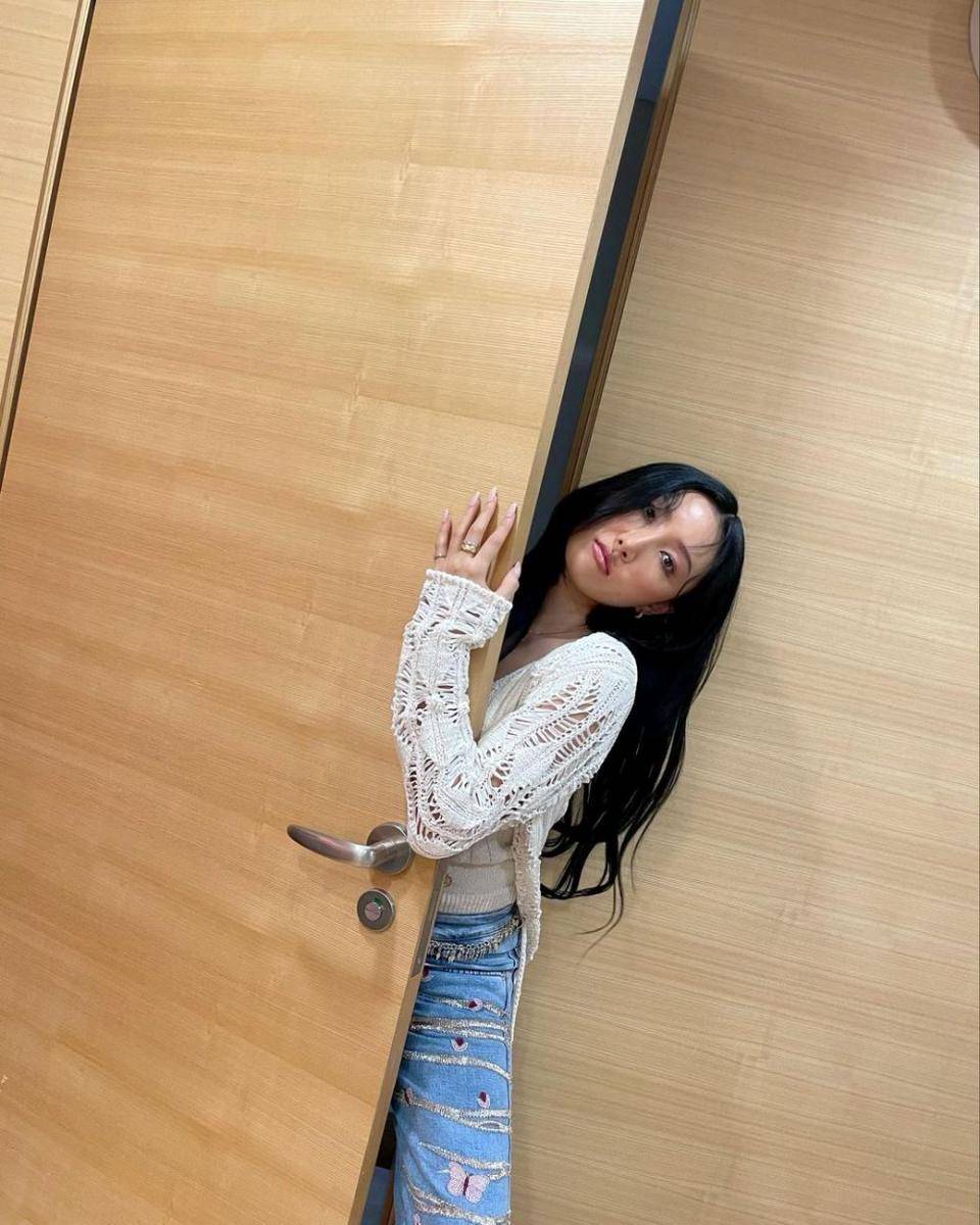 Hwasa MAMAMOO (instagram.com/mamamoo_official)