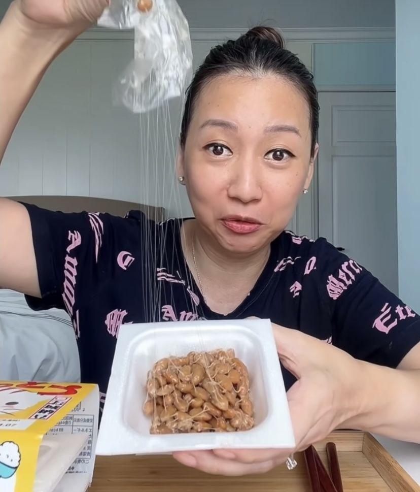 Natto Challenge sedang In, Apakah Muslim Boleh Makan?