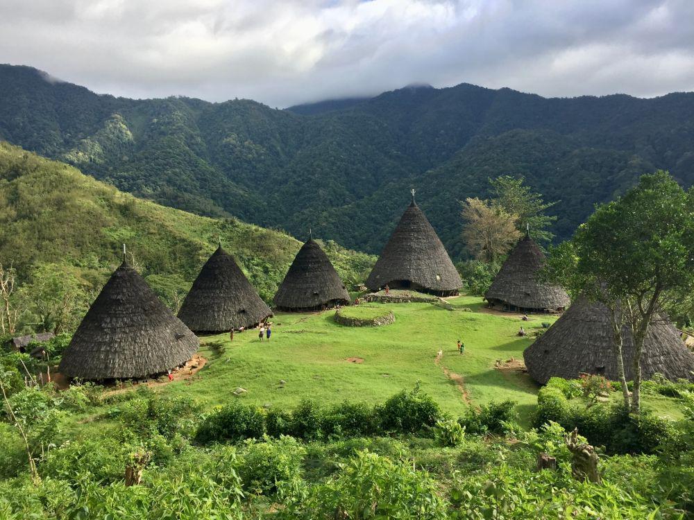 Wae Rebo (unsplash.com/Ash Hayes)