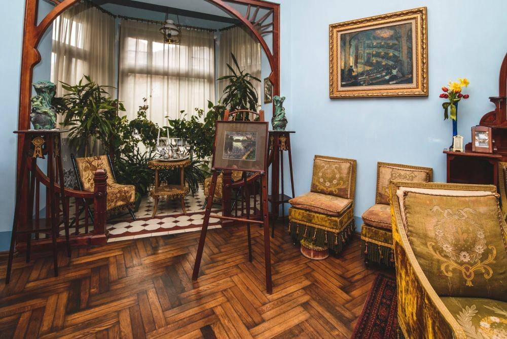 interior rumah vintage (unsplash.com/daniels joffe)