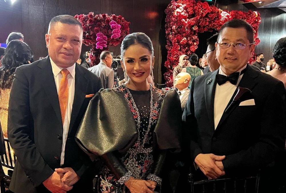 Resepsi Jessica Tanoe dan Jonathan Natakusuma (Instagam.com/krisdayantilemos)