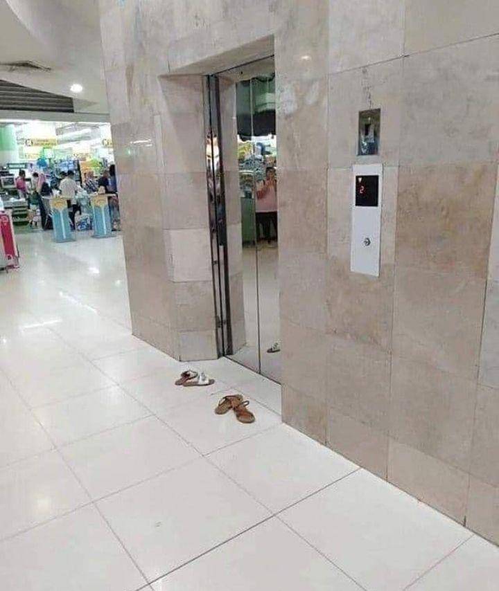 momen lucu di lift (instagram.com/sukijan.id)