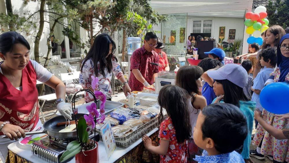Anak-anak diaspora Indonesia sedang mengikuti acara dan lomba dalam perayaan Hari Anak Nasional Frankfrut, Jerman (IDN Times/Wahid Abdulrahman/bt)