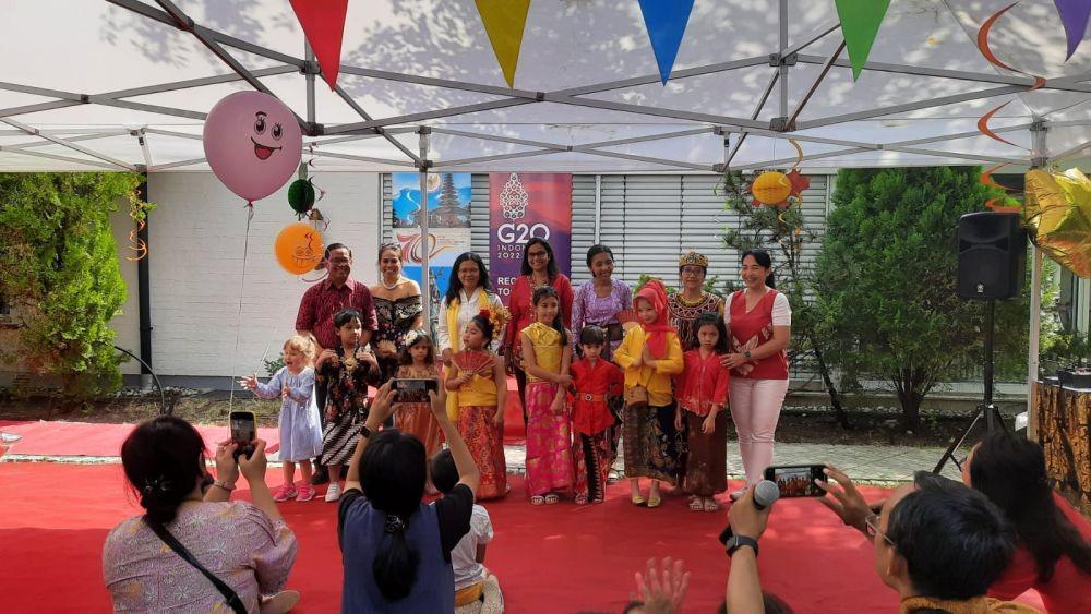 Anak-anak diaspora Indonesia sedang mengikuti acara dan lomba dalam perayaan Hari Anak Nasional Frankfrut, Jerman (IDN Times/Wahid Abdulrahman/bt)