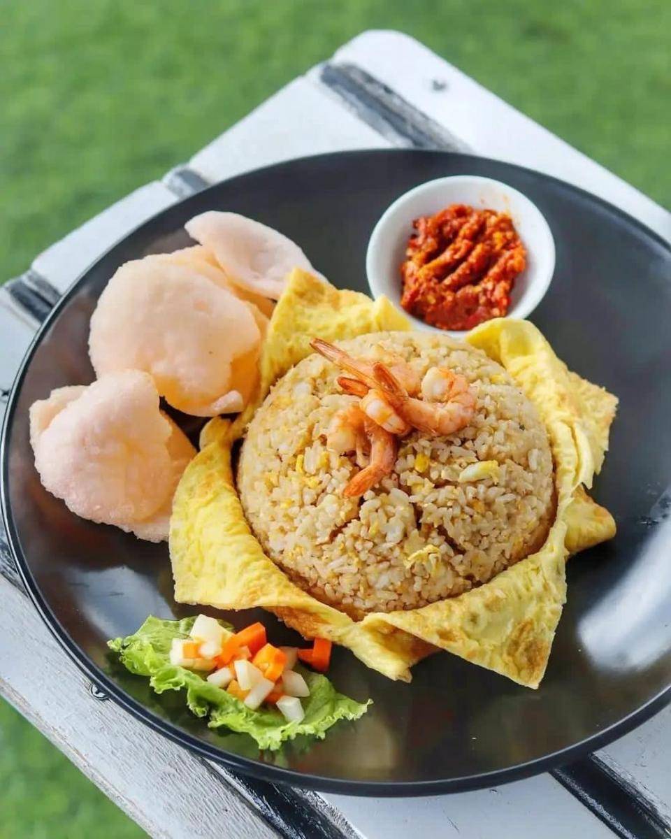 ilustrasi nasi goreng tom yam (instagram.com/cafe2dmakassar)